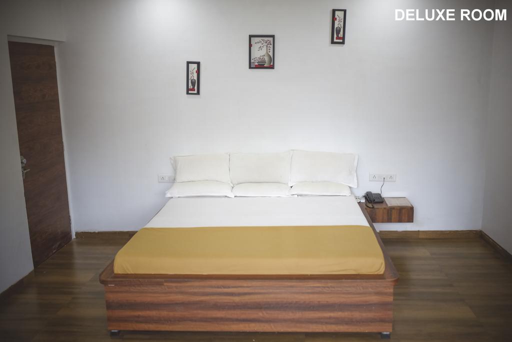 White House Beach Resort Nagaon  Kültér fotó
